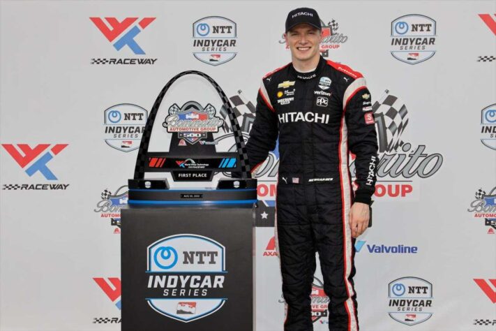 Newgarden deu a resposta na corrida 2 de Gateway. Dixon foi quinto