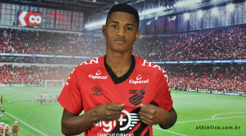 Abner (20) - Athletico-PR - Valor atual: 4 milhões de euros - +300% - Diferença: 3 milhões de euros