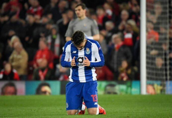 9 - Manchester United - Com nomes como Alex Telles, o Manchester United gastou 92,5 milhões de euros (mais de R$ 607 milhões). 