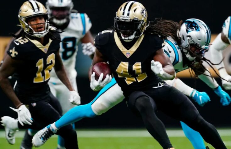 4º Alvin Kamara - 849 jardas totais e sete touchdowns. Kamara está voando!