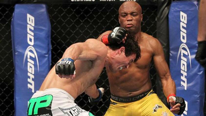 3. Anderson Silva x Chael Sonnen (UFC 148) - Em julho de 2012, o Spider voltou a vencer o falastrão Sonnen, conhecido pelas provocações polêmicas. Após um início ruim, o brasileiro se recuperou na luta, deu show e nocauteou o americano no segundo round.