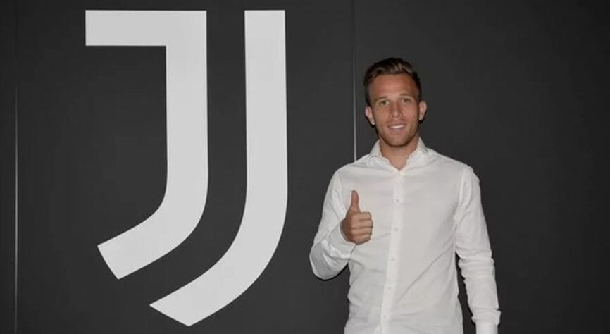 4 - Juventus - A Juventus gastou 110,2 milhões de euros (cerca de R$ 724 milhões). O volante brasileiro Arthur foi o nome mais caro. 