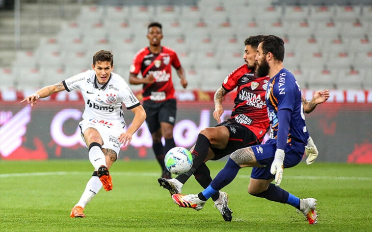 16ª rodada - Athletico-PR 0 x 1 Corinthians: Walter; Fagner, Bruno Méndez, Gil e Lucas Piton; Xavier e Éderson; Ramiro, Mateus Vital e Léo Natel; Jô.