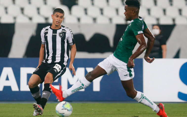 GOIÁS: SOBE -O ponto arrancado pelo Goiás no Nilton Santos se deve à grande atuação de TADEU. O goleiro se desdobrou para fazer ao menos seis defesas difíceis e evitar que a equipe amargasse um novo revés na competição nacional. DESCE: Em compensação, SHAYLON decepcionou nas investidas que teve.