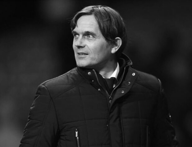 Phillip Cocu – holandês – 50 anos – último clube que treinou: Derby County (ING)