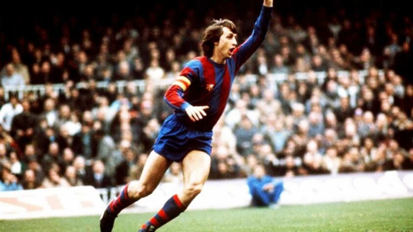 15º lugar: Johan Cruyff - Do Ajax para o Barcelona - Valor: €2 milhões - Grande atacante do Ajax, chegou ao Barcelona e revolucionou a equipe, se tornando o grande destaque do clube enquanto esteve lá.