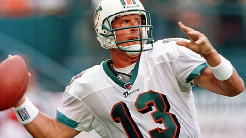 5º Dan Marino - 420 touchdowns