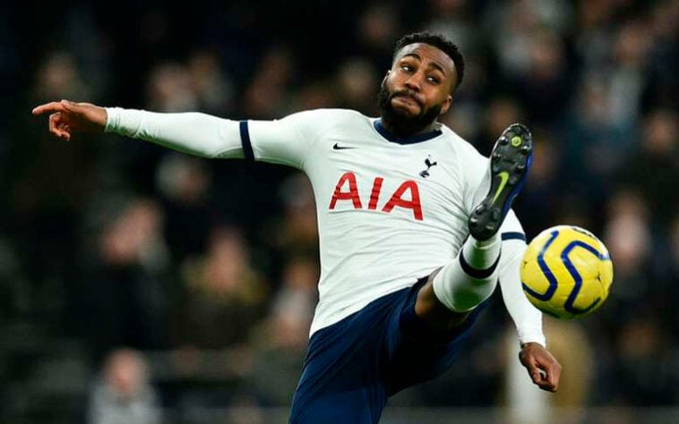 ESQUENTOU - Segundo o jornalista Dean Jones, o Tottenham pretende romper o vínculo do lateral-esquerdo Danny Rose.