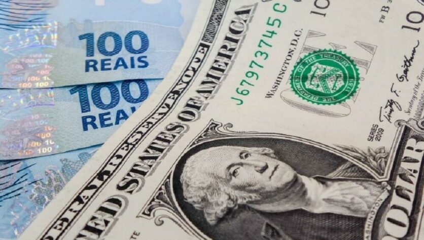 O dólar estava cotado em impressionantes R$2,07.