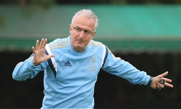 Dorival Júnior: dois jogos, um empate, uma derrota, um gol marcado e três sofridos. Aproveitamento de 16,6%.