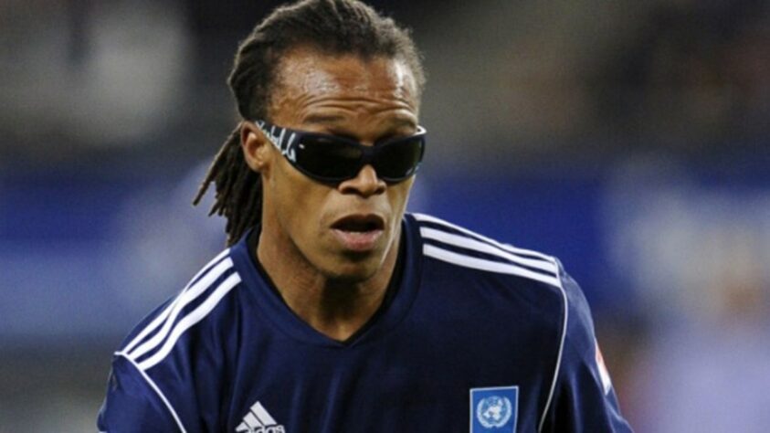 Edgar Davids se aposentou pela primeira vez em 2008. Porém, em 2010, ele foi anunciado pelo Crystal Palace. Depois, em 2012, se tornou técnico e jogador do Barnet, time da quarta divisão da Inglaterra.