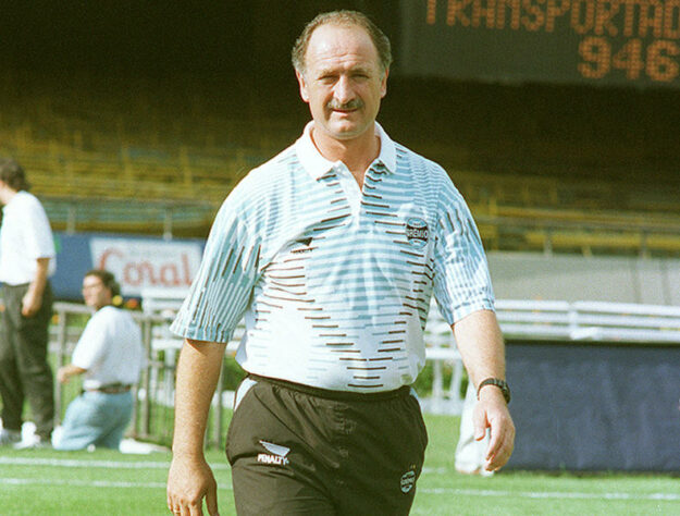 Em 1994, mais uma vez no mata mata, o treinador se sagrou campeão da Copa do Brasil e garantiu vaga na Libertadores de 1995. Na libertadores, o principal duelo ocorreu nas quartas de final, contra o Palmeiras. No primeiro jogo, o Tricolor gaúcho venceu por 5 a 0. O time de Felipão perdeu por 5 a 1 na volta e quase ficou sem a vaga no torneio. Na final, os tricolores saíram na frente, com vitória de 3 a 1 sobre o Atlético Nacional, no Olímpico. O título veio após o empate em 1 a 1 em Medellín.