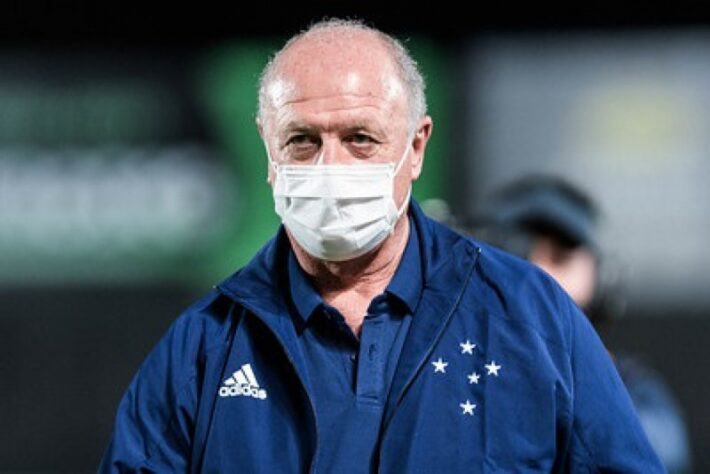 A estrela de Luiz Felipe Scolari brilhou mais uma vez na sua carreira. Logo em sua estreia pelo Cruzeiro, o treinador garantiu a vitória fora de casa com um gol no fim da partida e deu um alívio ao torcedor da Raposa. Felipão coleciona momentos marcantes desde o começo de sua carreira como treinador. Pensando nisso, o L! relembrou alguns episódios em que a estrela do treinador pentacampeão se fez presente em sua grande trajetória profissional. Confira! 