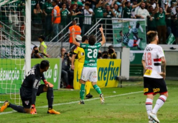 Palmeiras 4 x 2 São Paulo (Campeonato Brasileiro) – 27/8/2017 – Gols: Marcos Guilherme, 12'/1ºT (0-1), Willian, 35'/1ºT (1-1), Willian, 38'/1ºT (2-1), Hernanes, 51'/1ºT (2-2), Keno, 33'/2ºT (3-2), Hyoran, 46'/2ºT (4-2).