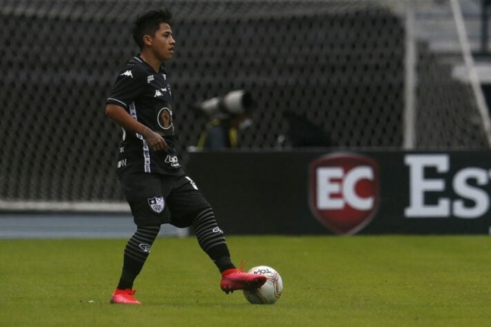 Lecaros - Botafogo - 20 anos - meia - peruano