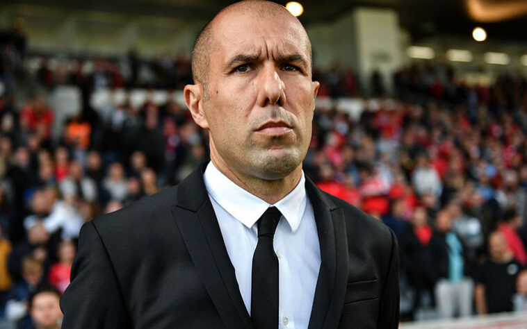 Leonardo Jardim: Treinador português de 46 anos. Tem quatro títulos no currículo: Um Campeonato Francês, conquistado pelo Monaco de forma impressionante na temporada 2016/2017, um Campeonato Grego e uma Taça da Grécia pelo Olympiacos, além de uma Segunda Divisão de Portugal pelo Beira-Mar.