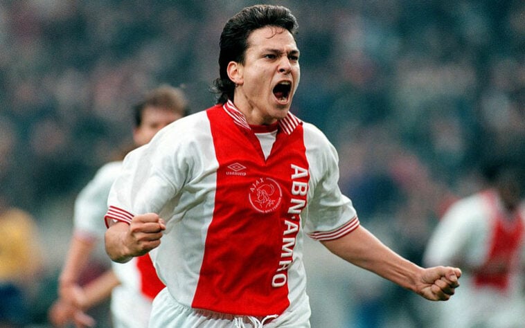 Jari Litmanen: O finlandês nunca disputou uma Copa por conta da falta de qualidade da sua seleção, ídolo do Ajax, foi eleito como o melhor jogador da história da Finlândia, porém não teve a alegria de disputar uma Copa do Mundo com o seu país.