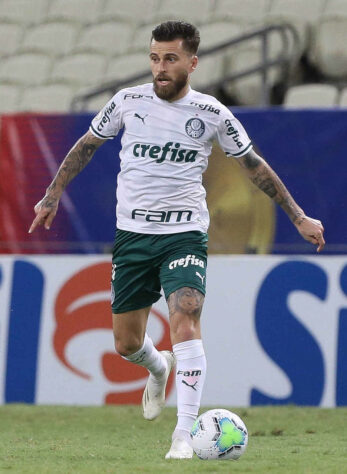 O Palmeiras conheceu sua quarta derrota seguida no Campeonato Brasileiro, ao cair para o Fortaleza na noite deste domingo, no Castelão, pela 17ª rodada do Nacional. O time não teve uma grande atuação, mais uma vez, e Lucas Lima foi o pior em campo. Confira as notas do Verdão no LANCE! (Por Nosso Palestra)