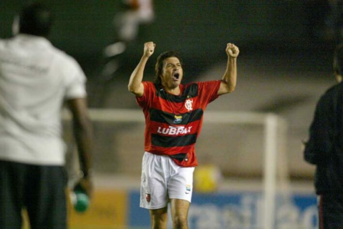 Luizão também venceu pelos dois. Campeão paulista pelo Palmeiras em 1996 e campeão da Copa do Brasil com o Flamengo em 2006.