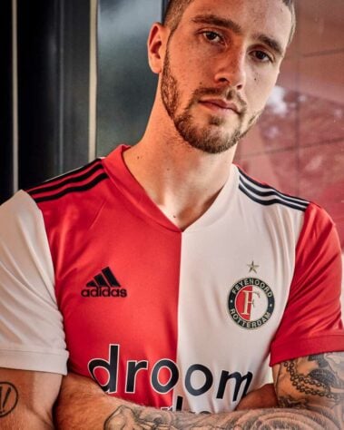 Marcos Senesi, de 23 anos, é jogador do Feyenoord desde 2019, com vínculo até 2023. Ele iniciou a carreira no San Lorenzo e atualmente seu valor é de 15 milhões de euros (R$ 98 milhões).