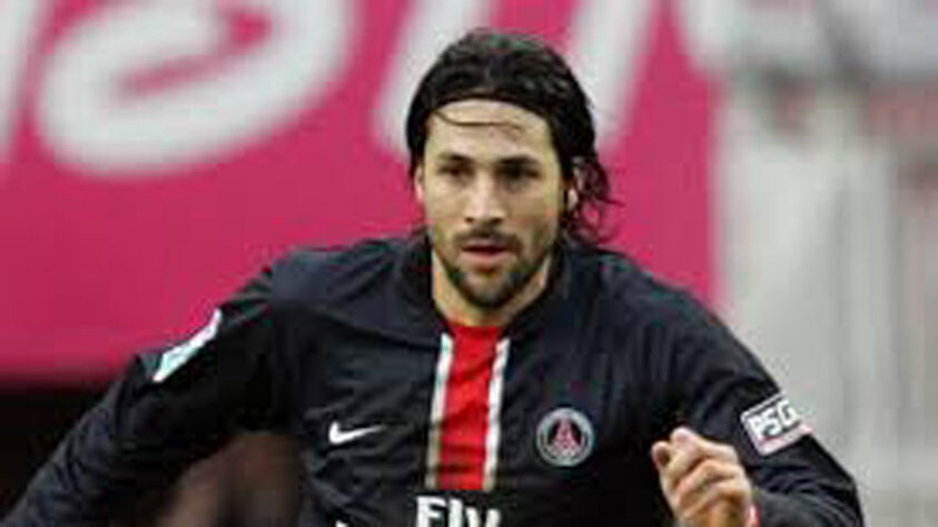 Mario Yepes - O ex-zagueiro colombiano defendeu as cores do Paris Saint-Germain de 2004 e 2008, conquistando uma Copa da França e uma Copa da Liga Francesa.