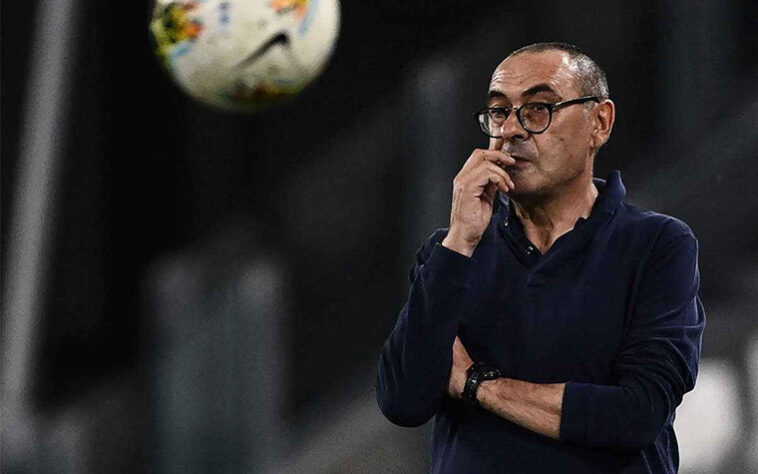 Após ser demitido da Juventus, Maurizio Sarri está solto no mercado. 