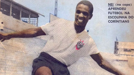 Nei Oliveira: Revelado nas categorias de base do Corinthians, Nei foi apontado como o "Pelé do Parque São Jorge". O presidente do Corinthians na época, Wadih Helou, disse que ele era mil vezes melhor que Pelé. . Sua passagem pelo Timão (153 jogos e 69 gols e tricampeão brasileiro pelo Corinthians, em 90, 98 e 99) foi positiva, mas não correspondeu às expectativas criadas.