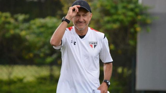 Quando chegou ao São Paulo, Osorio fazia questão de chamar seus jogadores pelo primeiro nome. O volante Souza virou Josef; Centurión, Ricardo; e Pato virou Alexander, pelo sotaque em espanhol do colombiano. 