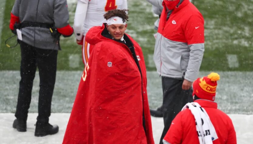 2º Patrick Mahomes - QB dos Chiefs tem 16 TDs, uma interceptação e 1899 jardas em 2020.