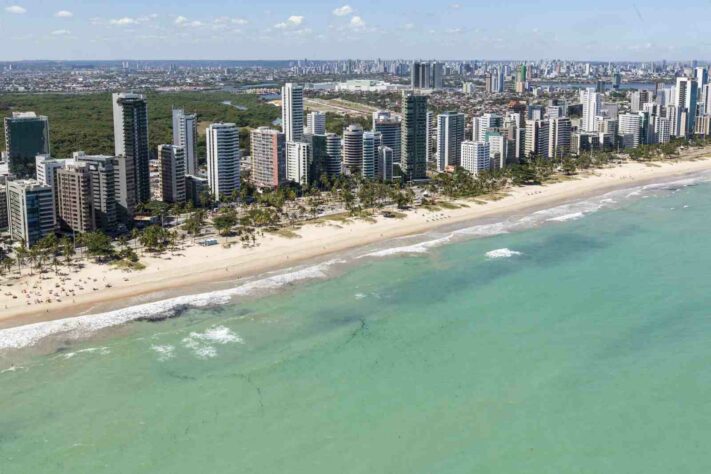 Uma curiosidade é que a área de boxes ficaria praticamente na praia. A ideia era copiar o estilo do circuito de Surfers Paradise, na Austrália