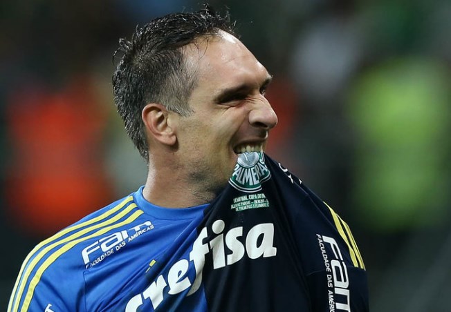 Contra o Fluminense, a primeira disputa de pênaltis vencida no estádio. Ao todo, Fernando pegou cinco pênaltis na casa alviverde: Gustavo Scarpa (Fluminens), Marco Rubén (Rosario Centra), Gustavo Henrique (Santos), Teo Gutierrez (Jr. Barranquilla) e Tiago Volpi (São Paulo).