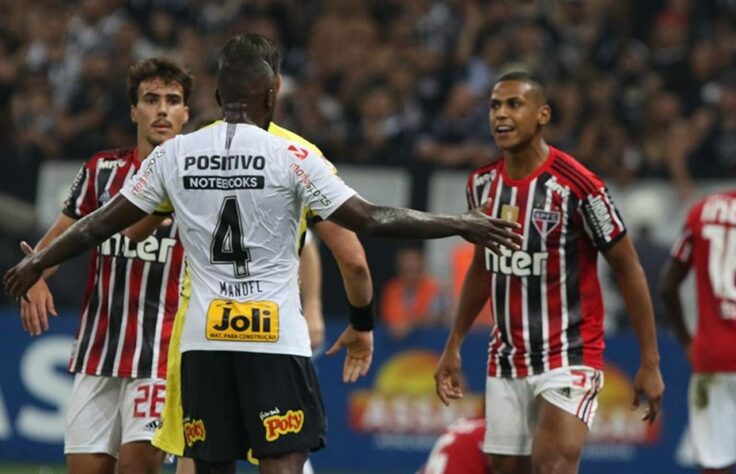 Na partida em que rendeu o título do Paulistão ao rival Corinthians, o São Paulo foi escalado com Tiago Volpi; Hudson, Arboleda, Bruno Alves e Reinaldo; Jucilei, Luan e Igor Gomes; Everton, Antony e Everton Felipe. O técnico Cuca fez três substituições e colocou Léo, Willian Farias e Hernanes em campo. 