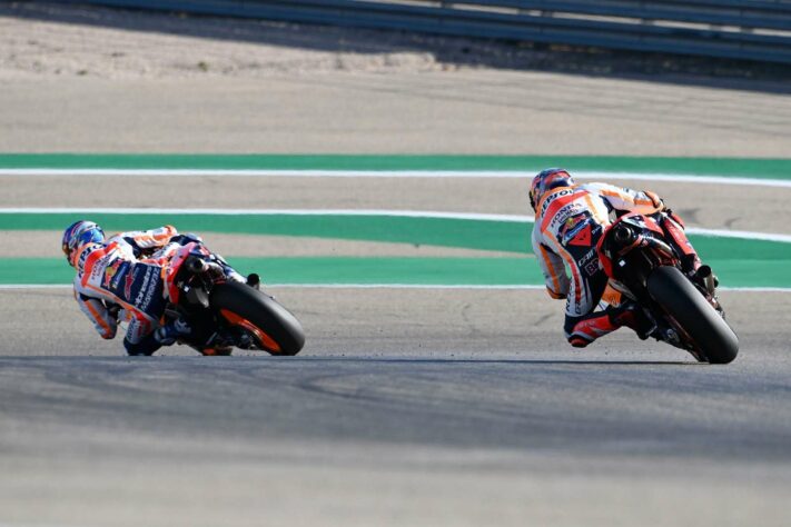 Stefan Bradl larga em 21º