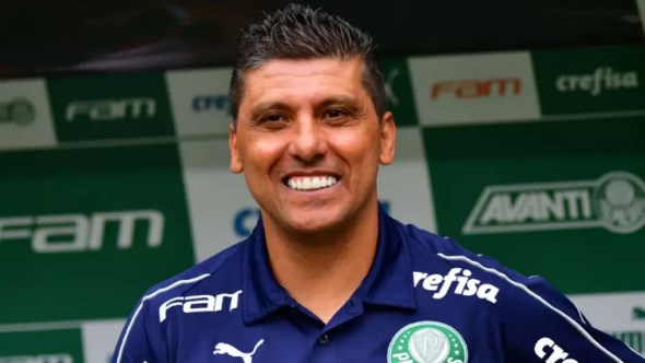 Sidnei Lobo (2019): um jogo, um empate, um gol marcado e um sofrido. Aproveitamento de 33,30%.  Comandou interinamente no lugar de Mano Menezes contra o Atlético-MG, em 2019.