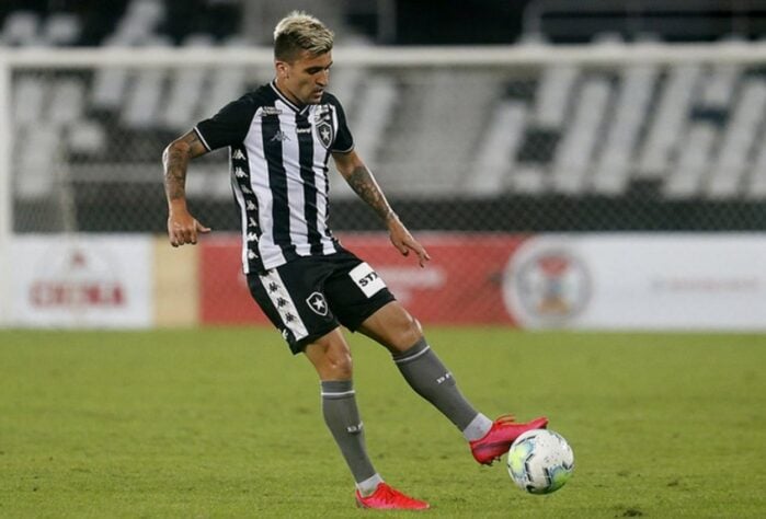 VICTOR LUIS retornou ao Botafogo para a temporada. Desde então, disputou 26 partidas e marcou dois gols. Firmou-se como titular da lateral esquerda.