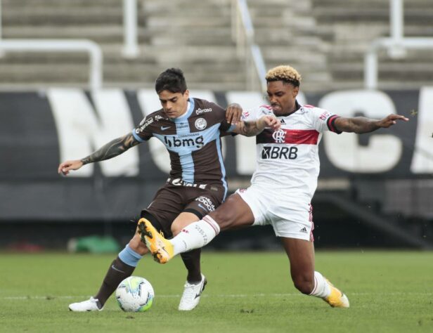 17ª rodada - Corinthians 1 x 5 Flamengo: Cássio; Fagner, Gil, Marllon e Lucas Piton; Xavier e Camacho; Otero, Mateus Vital e Everaldo; Boselli.