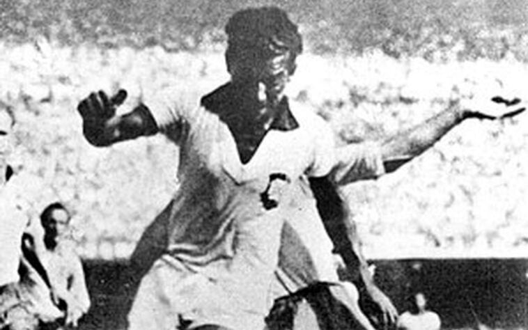 Campeão do Sul-Americano de 1949 e finalista da Copa do Mundo de 1950, ZIZINHO marcou 30 gols com a camisa da Seleção Brasileira.