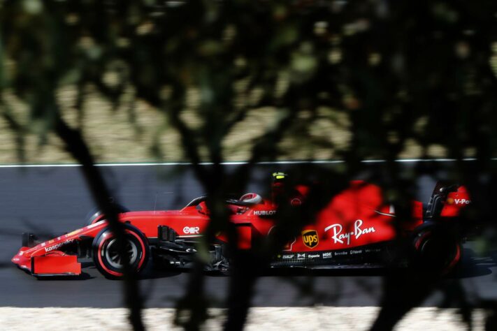 Milagre? Charles Leclerc conseguiu evoluir a Ferrari em Portimão e avançou para o Q3