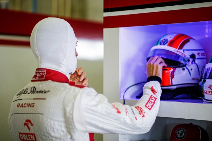 Antonio Giovinazzi é o 17º no grid com 1min18s323