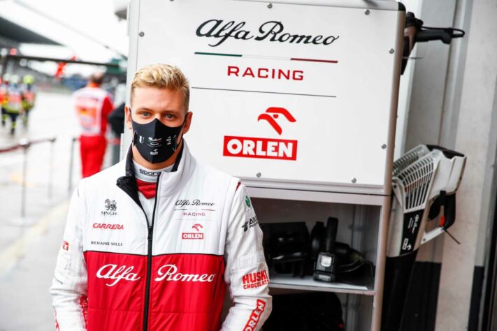 Schumacher é líder da Fórmula 2 e cotado para uma vaga na Alfa Romeo em 2021