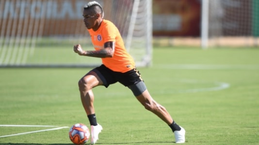 MORNO - O atacante uruguaio Jonatan Álvez pode ter uma espécie de “segunda chance” no futebol brasileiro, ao menos de acordo com o que foi veiculado pelo portal ge na última semana. De acordo com o veículo, o Fluminense está interessado em trazer o atacante.