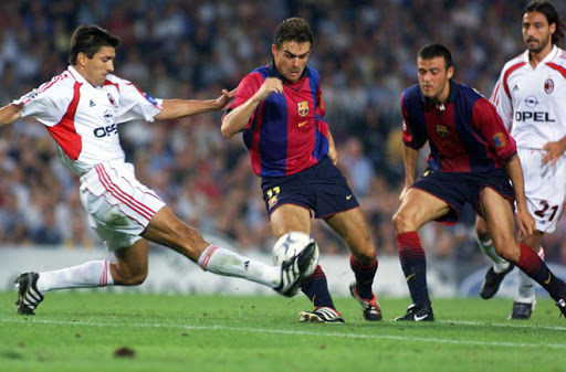 Barcelona x Milan - 2000/01 - Terceiro no Grupo H - Uma derrota (2 x 0) e um empate (3 x 3) com o Milan