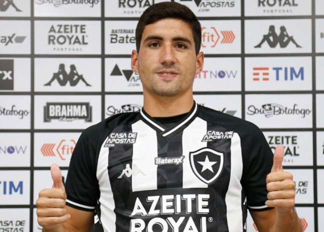 BARRANDEGUY chegou ao Botafogo como alternativa para a lateral direita. Disputou 17 partidas e não marcou nenhum gol.