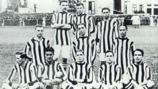No Brasil, a maior goleada de que se tem notícia em uma partida oficial no futebol masculino é de responsabilidade do Botafogo. Em 30 de maio de 1909, o Alvinegro venceu o Sport Club Mangueira por inacreditáveis 24 a 0, em jogo do Campeonato Carioca.