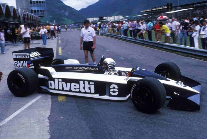 Em 1988, Ecclestone vendeu a Brabham para o empresário suíço Joachim Luthi por mais de 5 milhões de dólares, passando a cuidar exclusivamente dos interesses da F1. Mas o time não participou daquele ano, então a foto é do carro de 1987