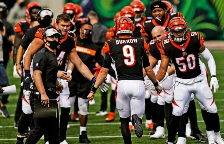 Joe Burrow conquistou a primeira vitória na NFL. O problema do Cincinnati Bengals é que o próximo jogo é contra o Baltimore Ravens.