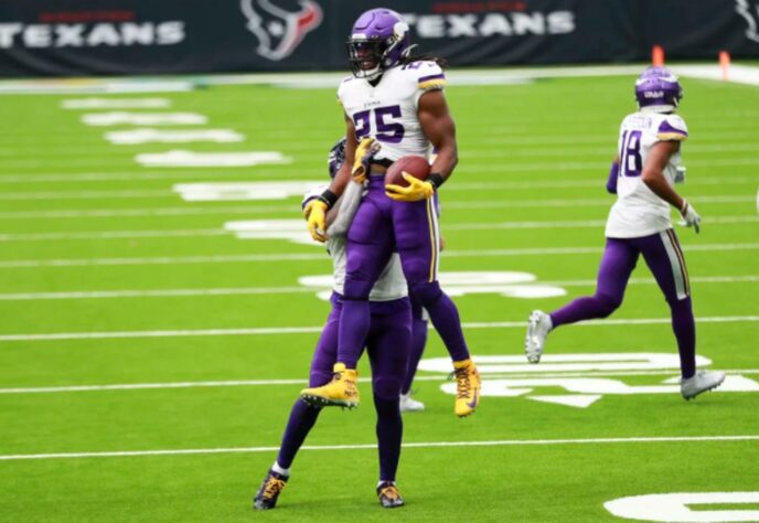 Enfim, Minnesota Vikings venceu a primeira. Correr com a bola é o caminho para mais vitórias.