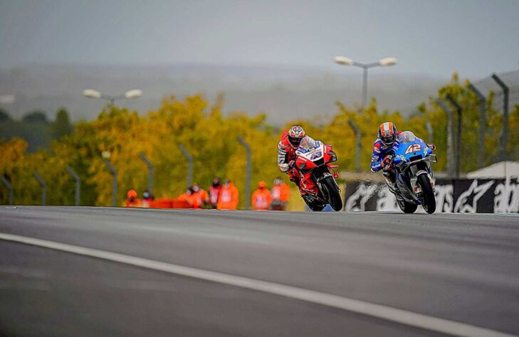 Álex Rins teve problemas durante a corrida