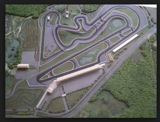 O autódromo de Penha chegou a ganhar desenho e maquete. Seria um dos mais modernos do mundo. A Fórmula 1, no entanto, ficou apenas em Interlagos