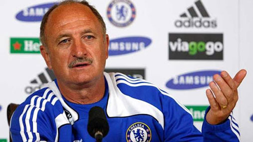 O brasileiro Luiz Felipe Scolari treinou o Chelsea no ano de 2008. Porém, Felipão deixou o comando dos Blues por se desentender com as estrelas do time. Em especial, a relação do treinador com o craque Didier Drogba ficou ruim após Felipão não concordar com o pedido do jogador de se recuperar de uma lesão em Cannes, ao invés de Londres.